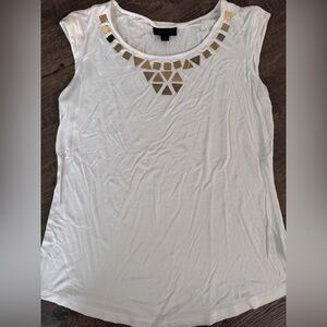 Sleeveless tee with motifs